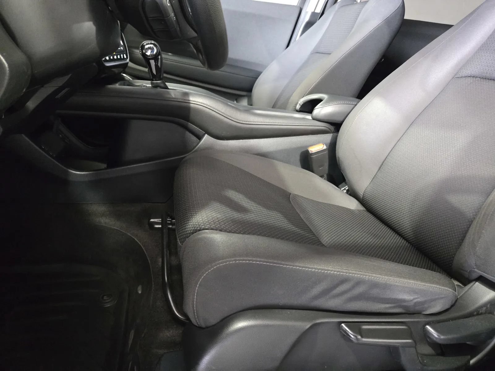 Used 2022 Honda HR-V EX image 15