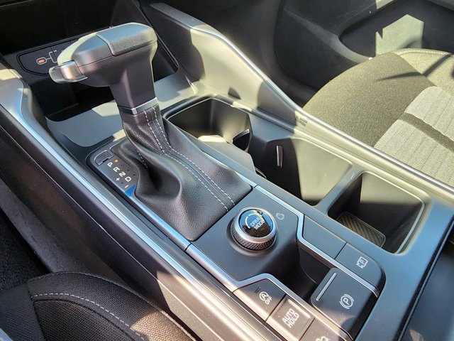 Used 2025 Kia Sorento LX image 23