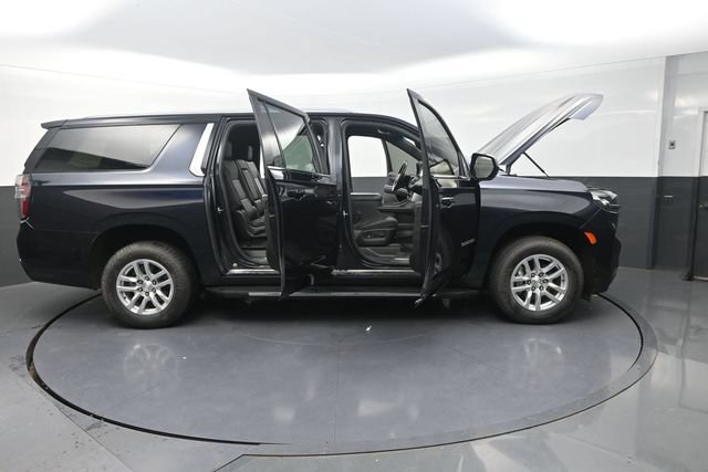 Used 2022 Chevrolet Suburban LT AWD/4WD image 47