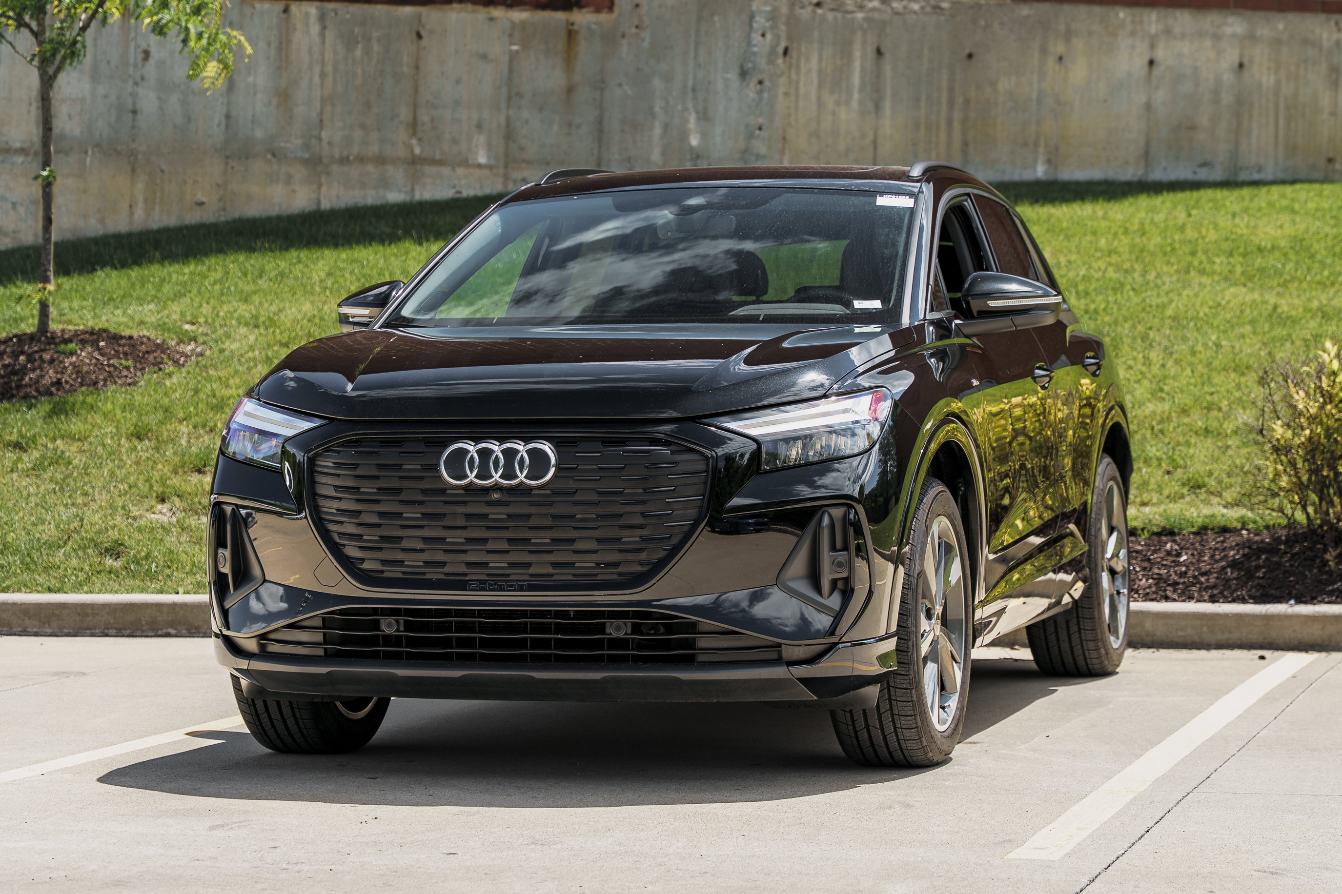 Used 2023 Audi Q4 e-tron Premium w/ Convenience Package AWD/4WD image 7