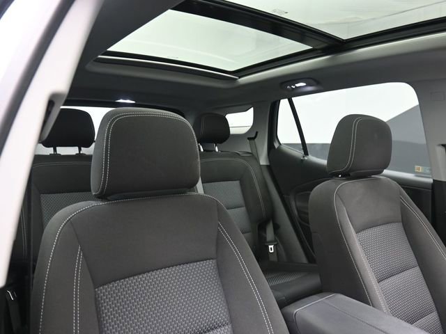 Used 2023 GMC Terrain SLE w/ Driver Convenience Package image 28