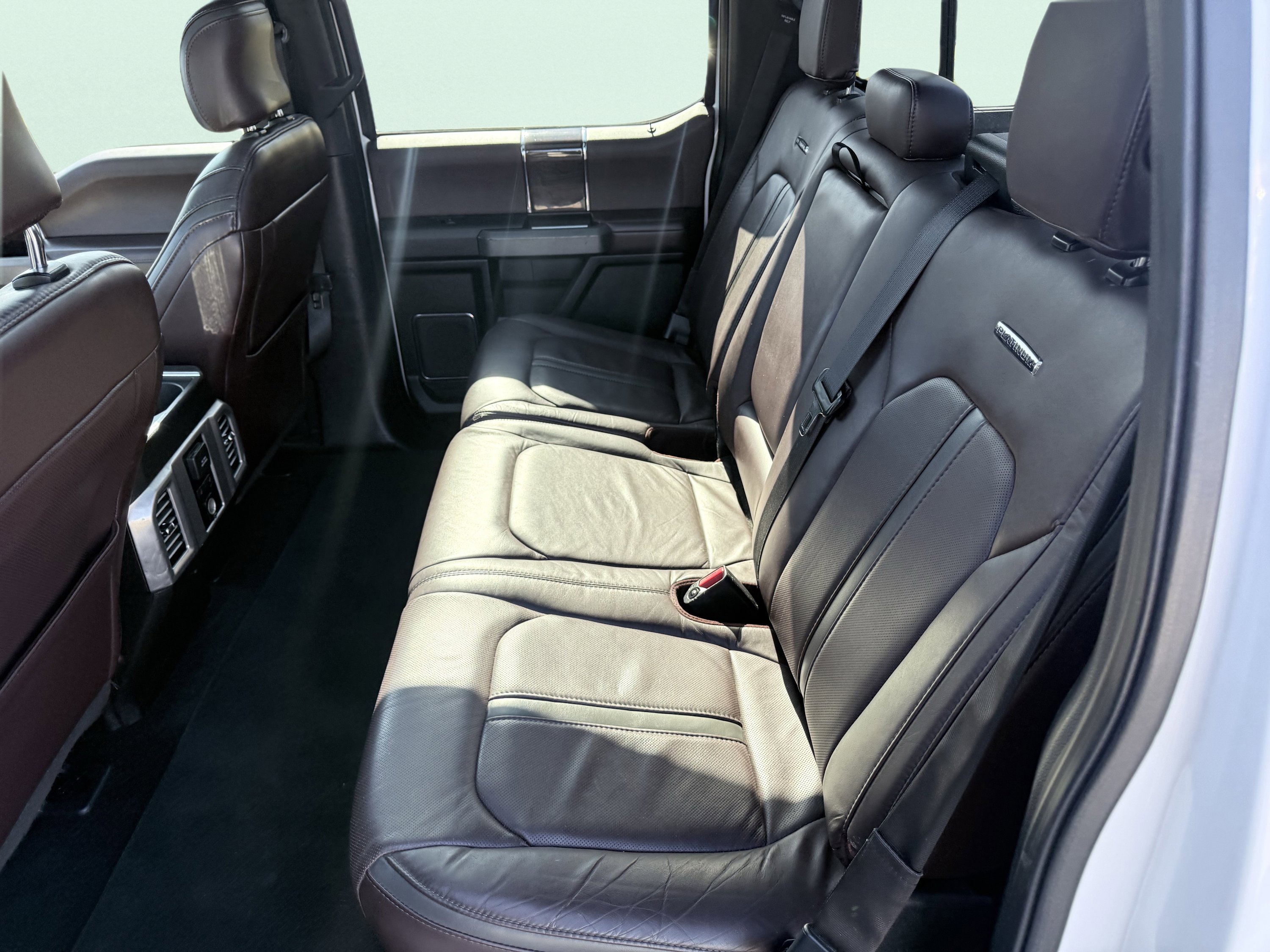 Used 2016 Ford F150 Platinum w/ Equipment Group 701A Luxury image 15