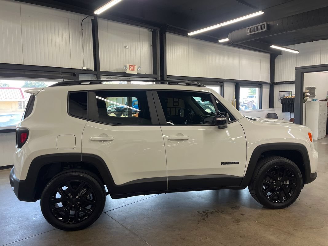 Used 2023 Jeep Renegade Altitude w/ Sun/Sound Group AWD/4WD image 15