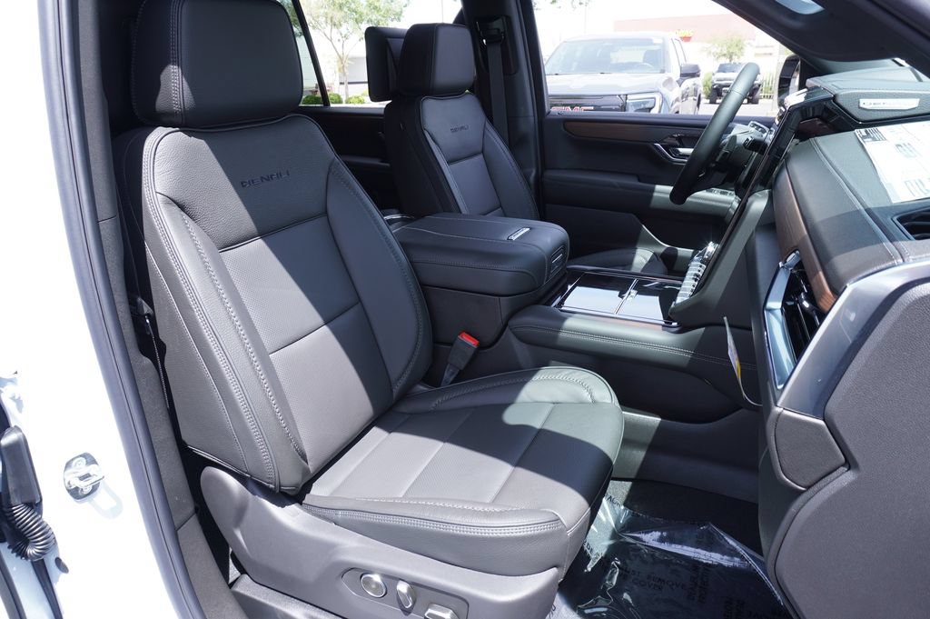 New 2026 GMC Yukon XL Denali w/ Denali Reserve Package AWD/4WD image 13