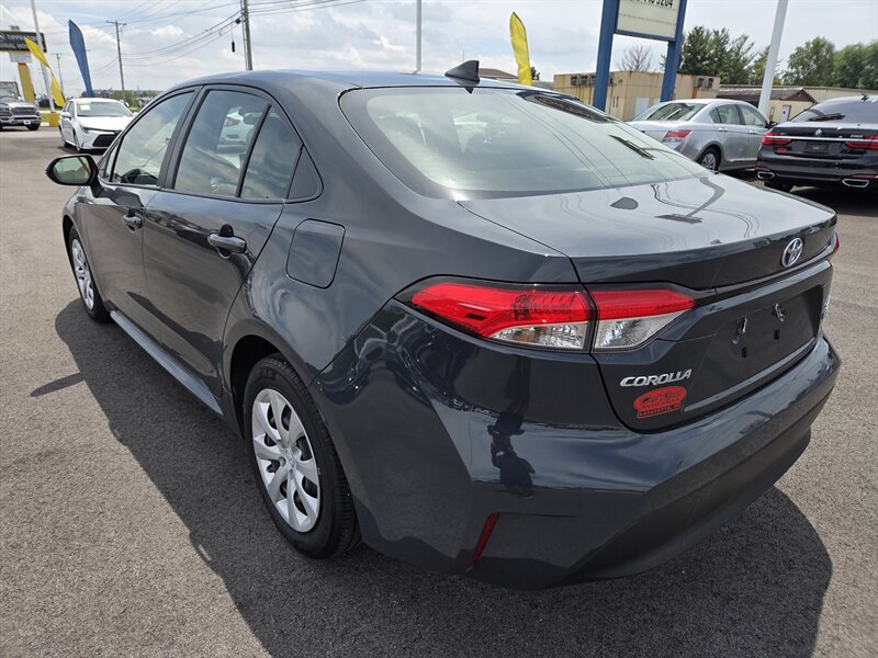 Used 2023 Toyota Corolla LE FWD image 5