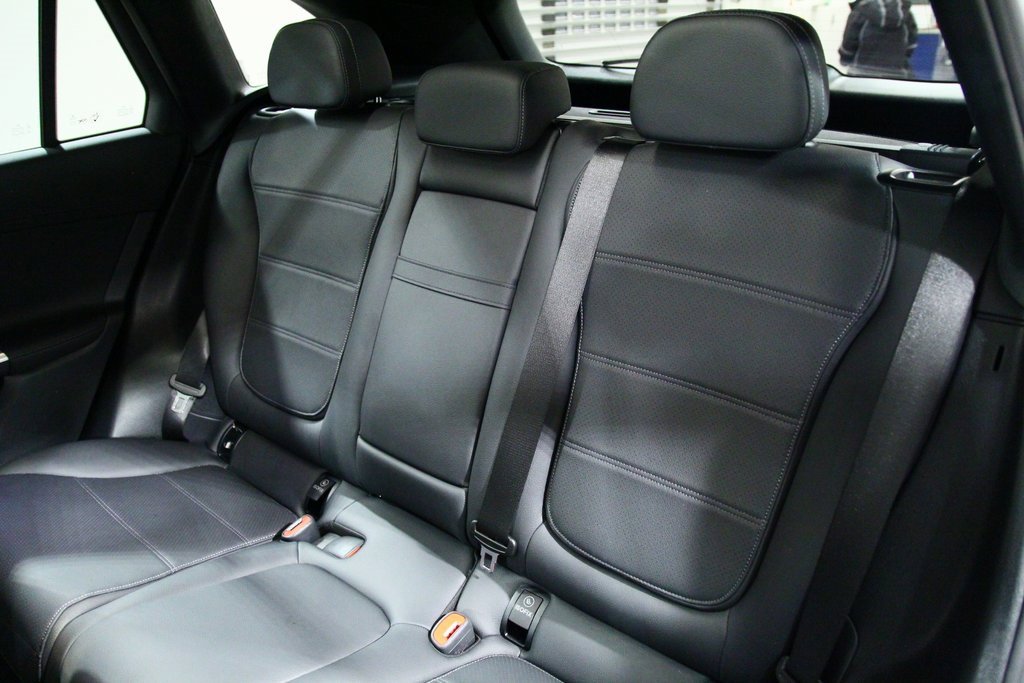 Used 2025 Mercedes-Benz GLC 300 4MATIC image 28