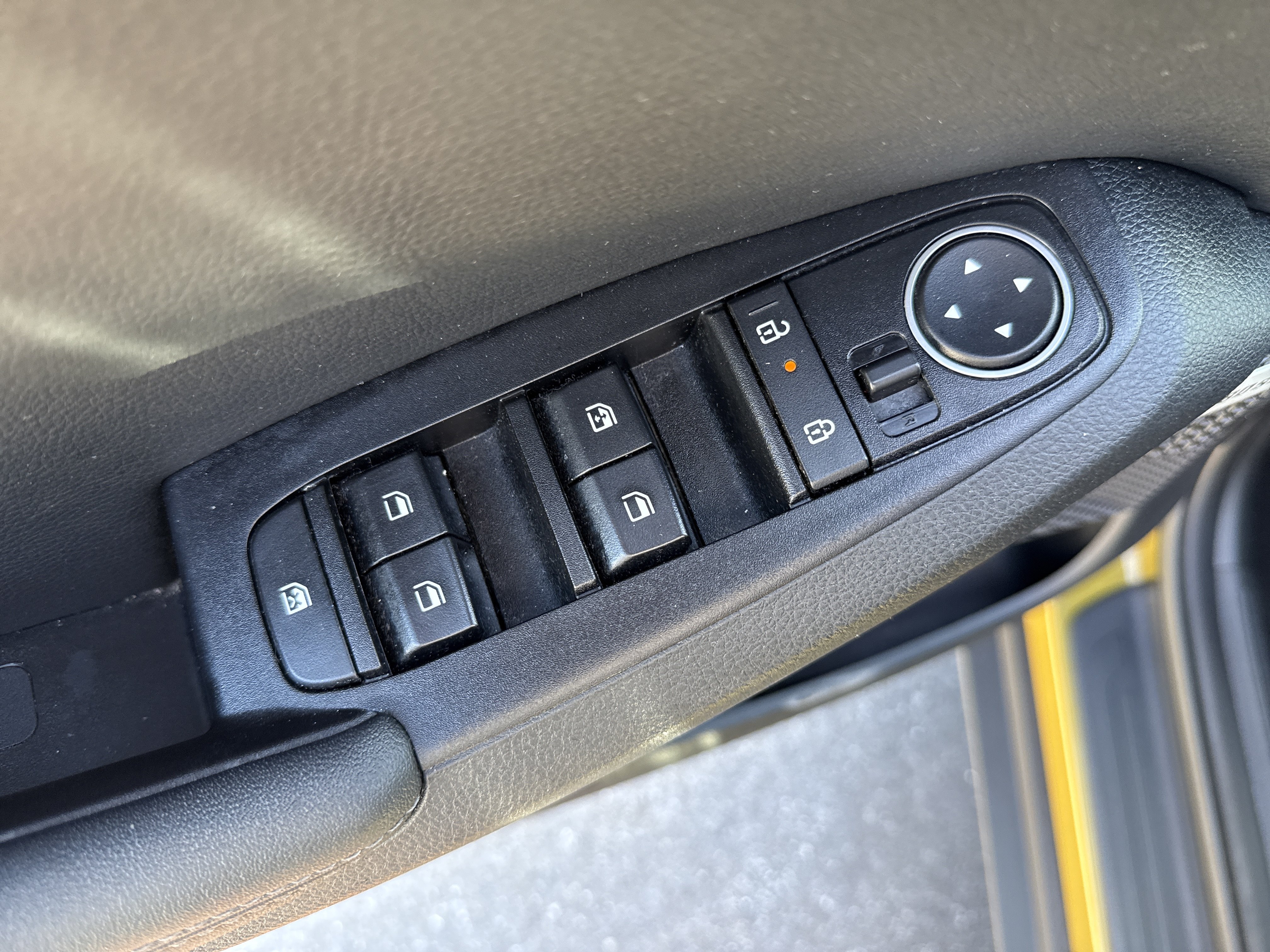 Certified 2024 Kia Seltos SX w/ SX Sunroof Package AWD/4WD image 16
