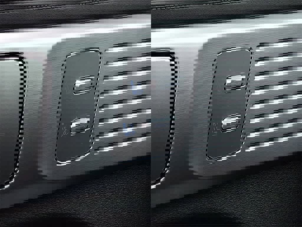 Used 2025 Hyundai Santa Fe Limited image 26