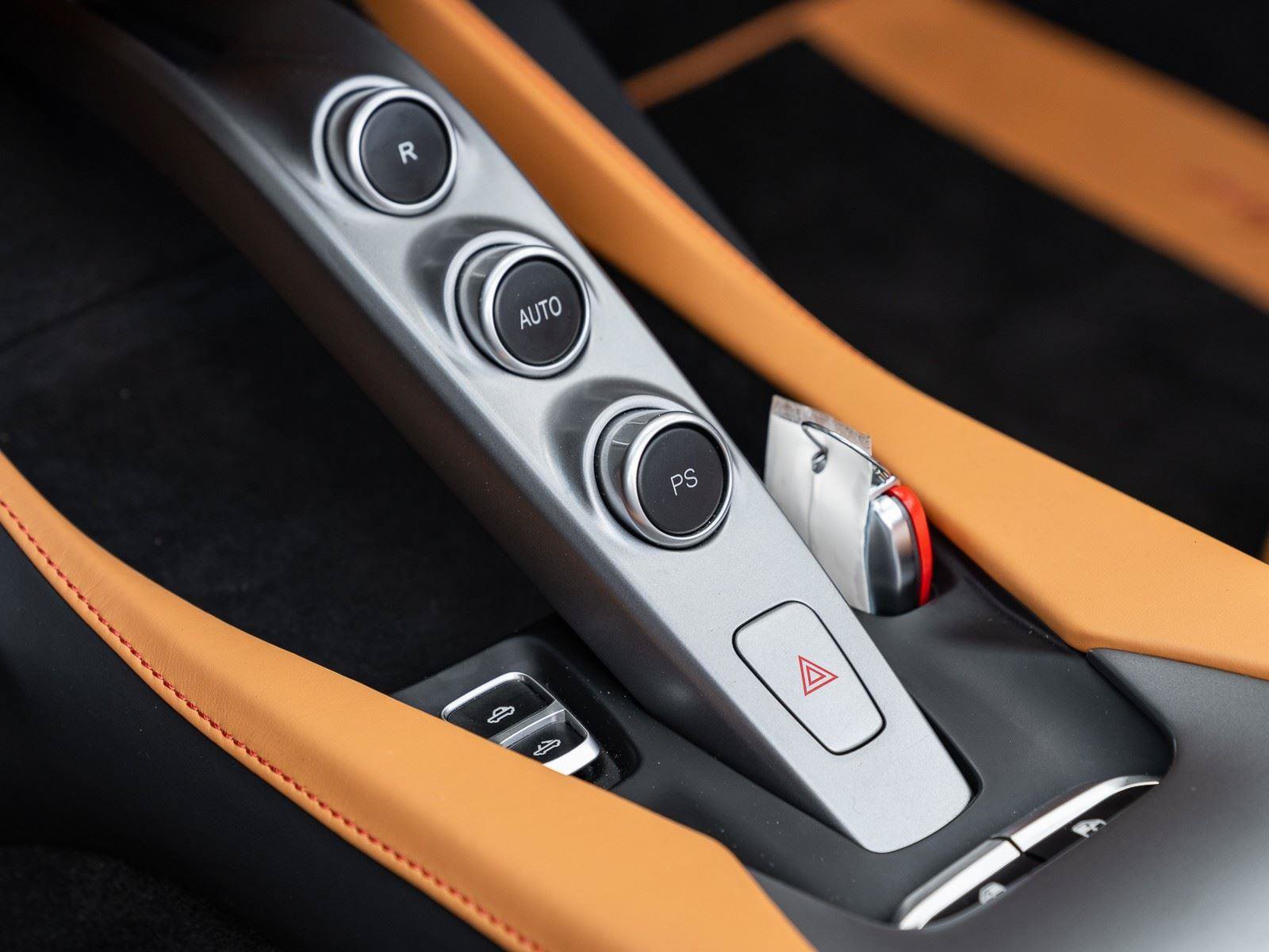 Used 2019 Ferrari Portofino RWD image 37