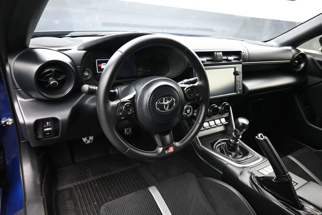 Used 2024 Toyota GR86 Premium RWD image 12