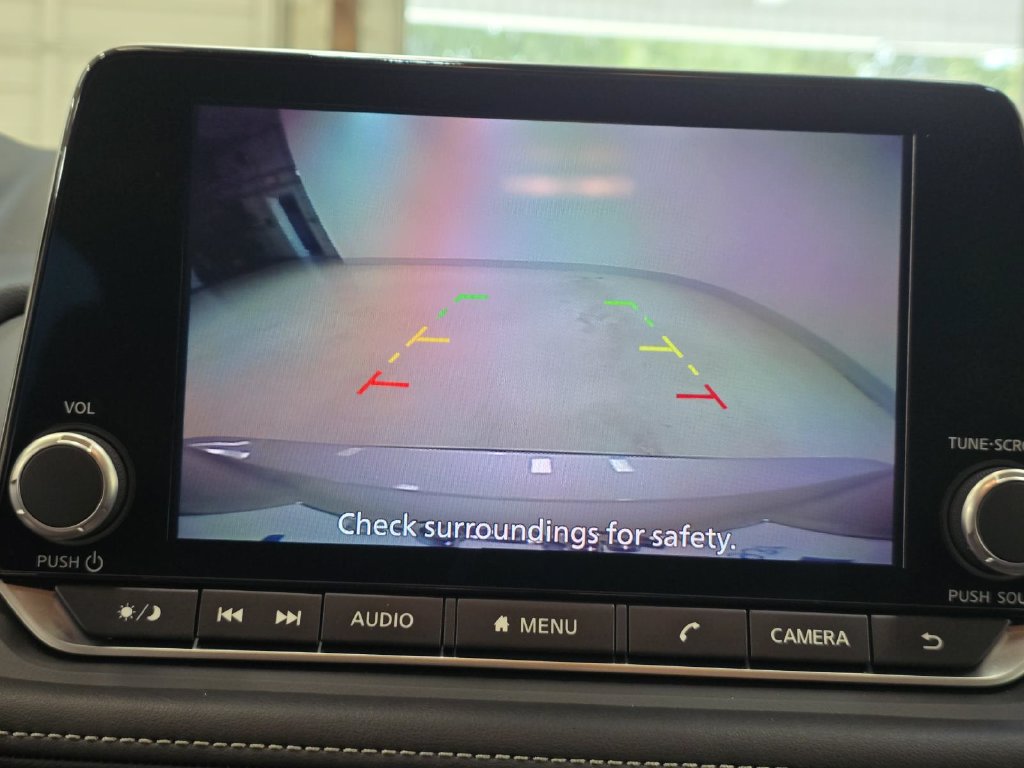 Used 2025 Nissan Rogue S FWD image 14