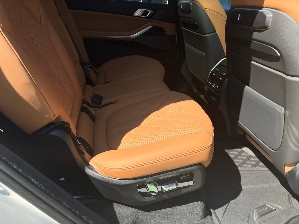 Used 2026 BMW X7 xDrive40i image 38
