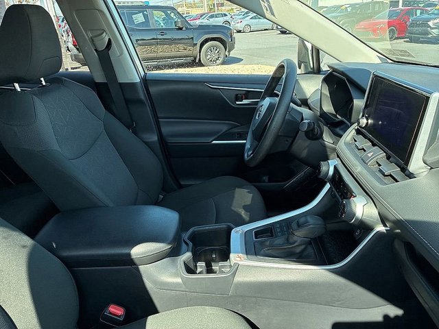 Used 2025 Toyota RAV4 XLE image 18