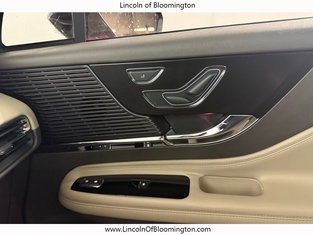 Certified 2022 Lincoln Corsair Reserve w/ Elements Package image 44