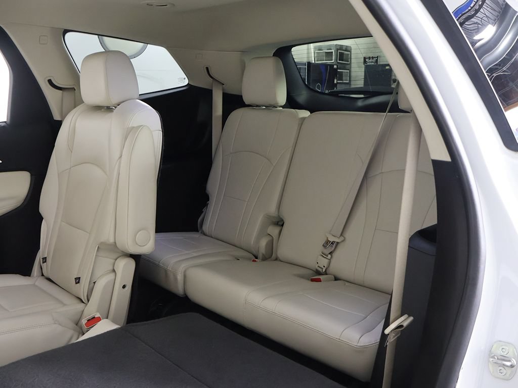 Used 2023 Buick Enclave Essence w/ Experience Buick Package AWD/4WD image 38