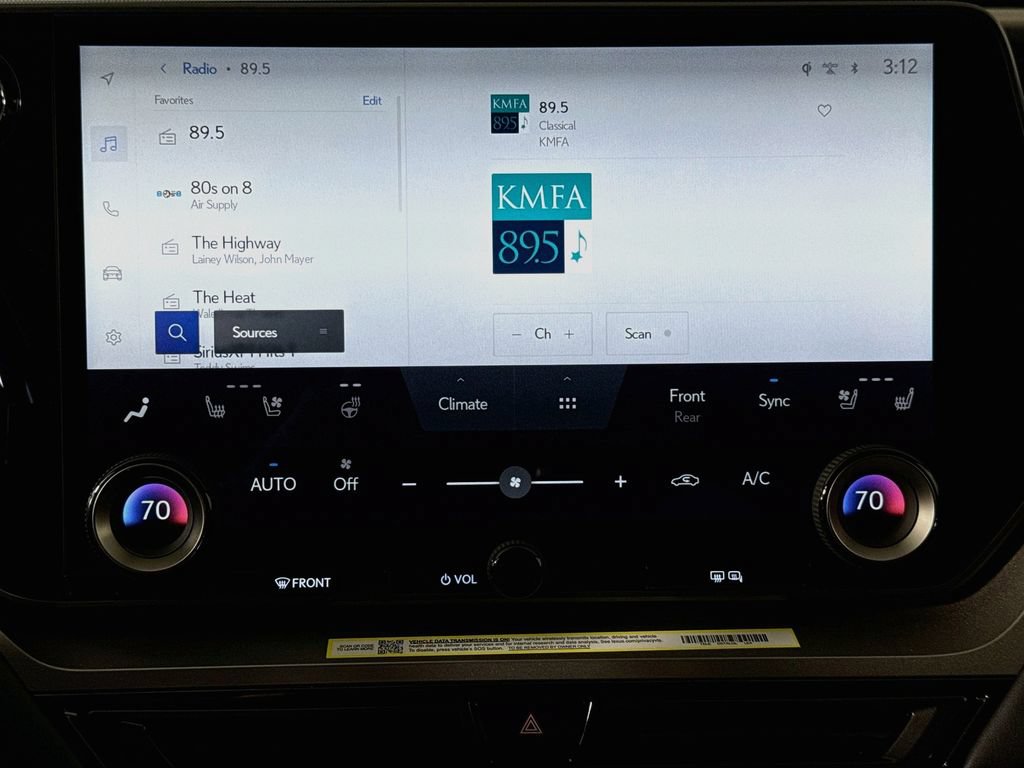Used 2026 Lexus TX 500h AWD w/ Technology Package image 11