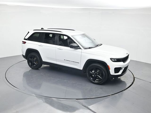 Used 2023 Jeep Grand Cherokee Altitude image 38