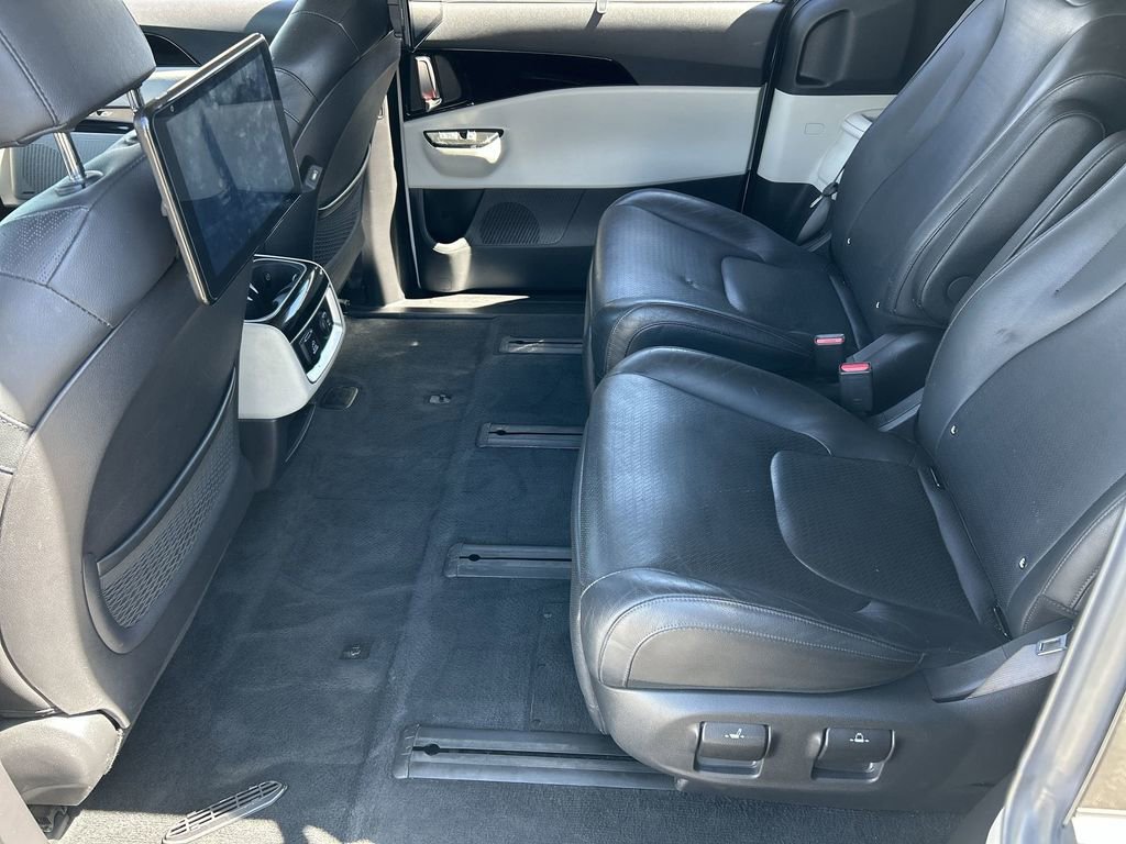 Used 2022 Kia Carnival SX Prestige FWD image 26