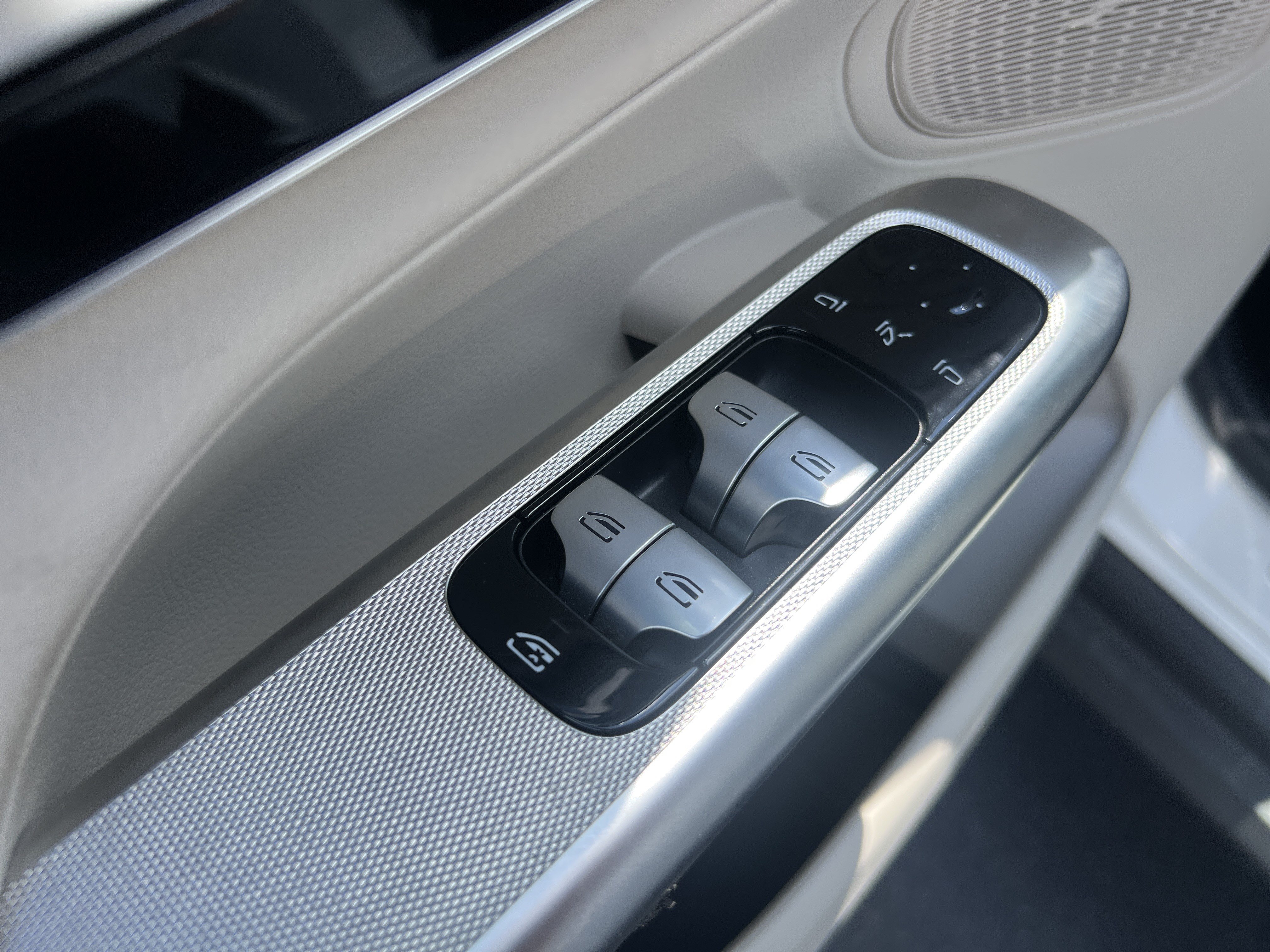 Certified 2025 Mercedes-Benz GLC 300 4MATIC image 15
