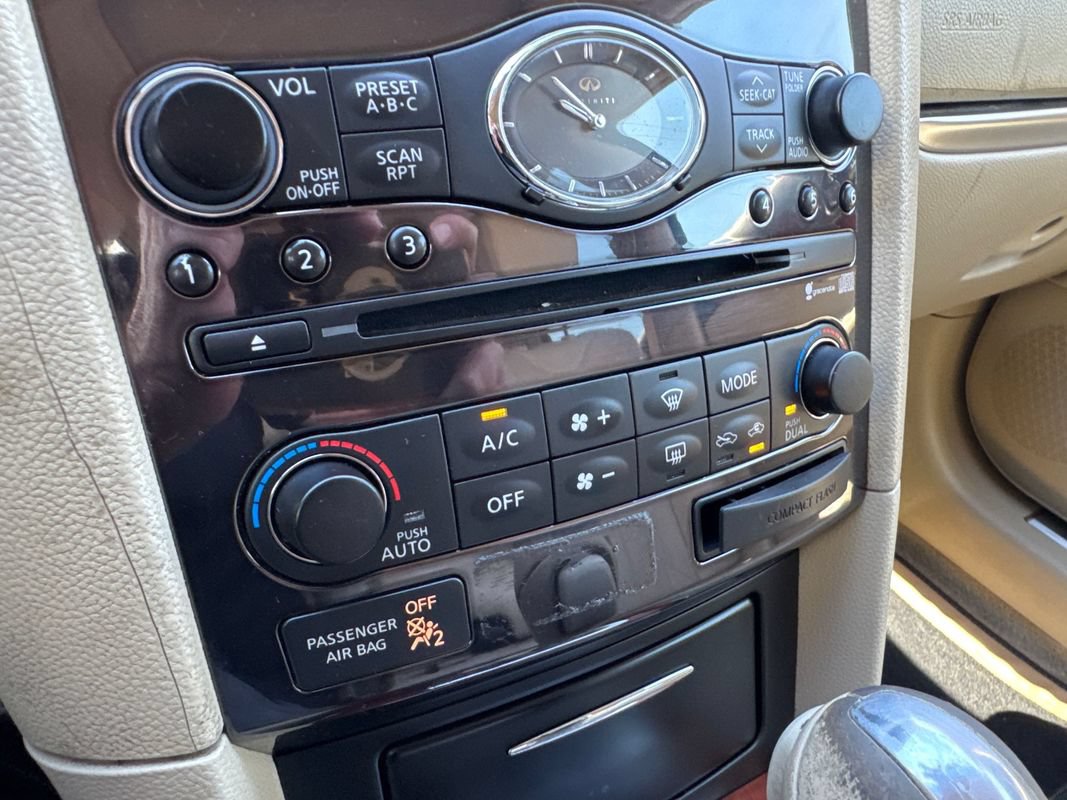 Used 2009 INFINITI FX35 AWD w/ Technology Pkg image 32