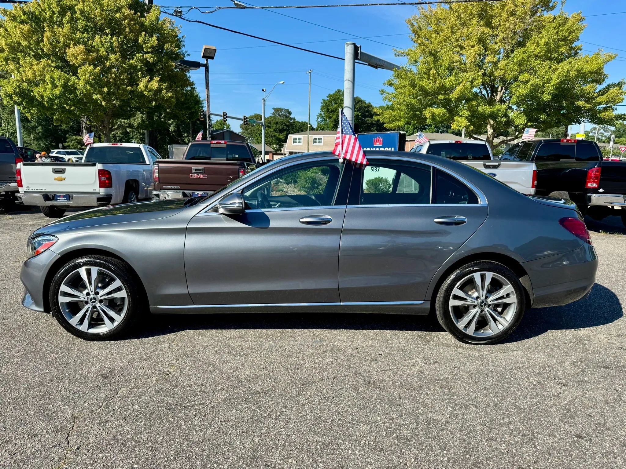Used 2020 Mercedes-Benz C 300 4MATIC Sedan image 2