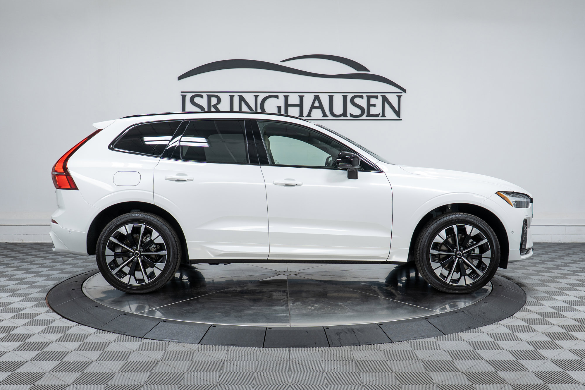 New 2026 Volvo XC60 B5 Plus w/ Climate Package image 4