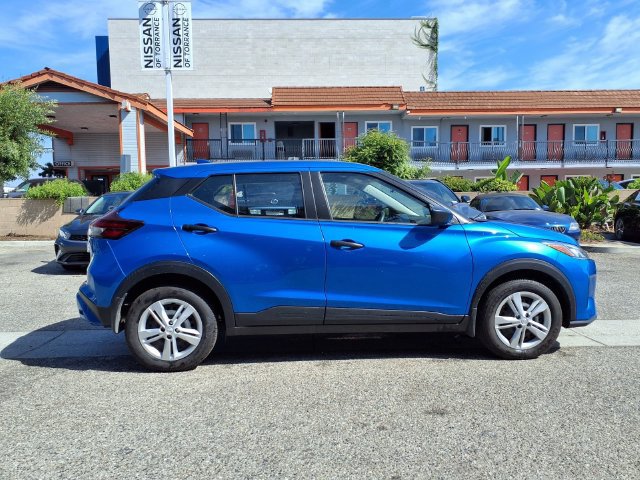 Certified 2025 Nissan Kicks Play S FWD image 22