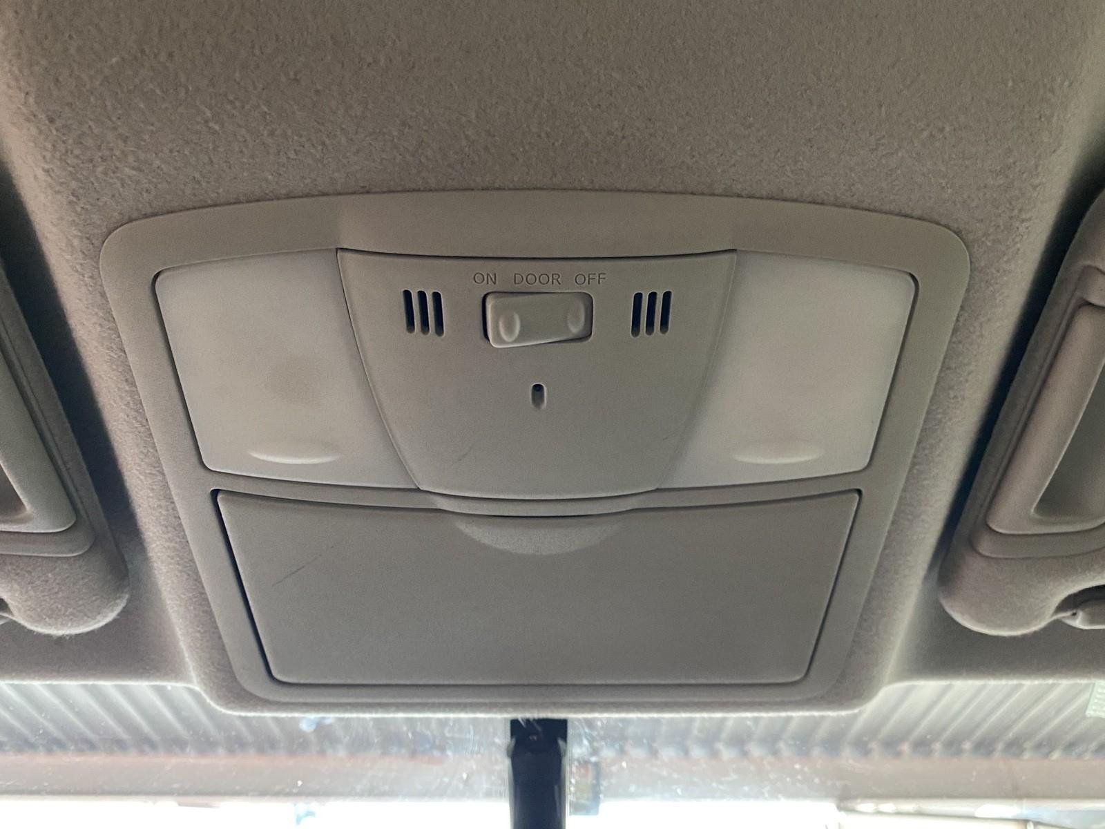Used 2015 Nissan Quest SV FWD image 27