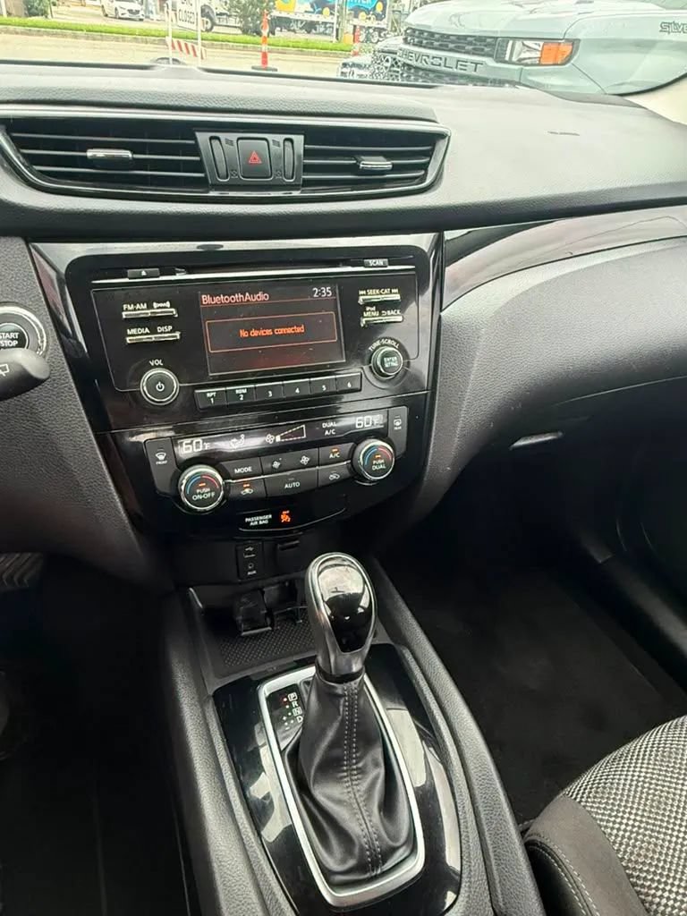 Used 2017 Nissan Rogue Sport SV FWD image 14