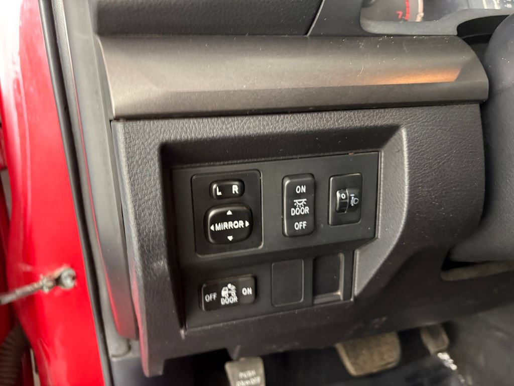 Used 2014 Toyota Tundra SR5 AWD/4WD image 14