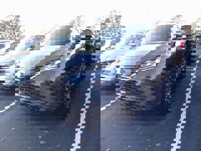 Used 2023 Toyota Venza LE