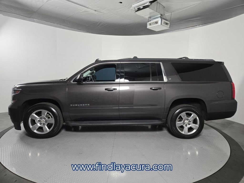 Used 2017 Chevrolet Suburban LT image 3