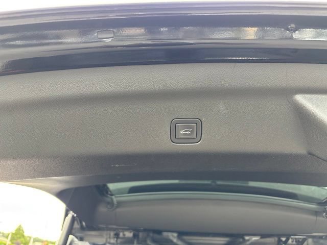 Used 2024 GMC Yukon AT4 AWD/4WD image 43