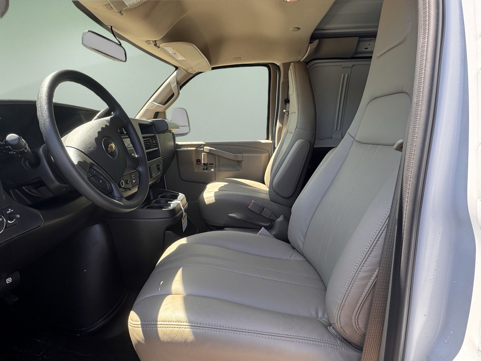 New 2026 Chevrolet Express 2500 w/ Driver Convenience Package RWD image 10