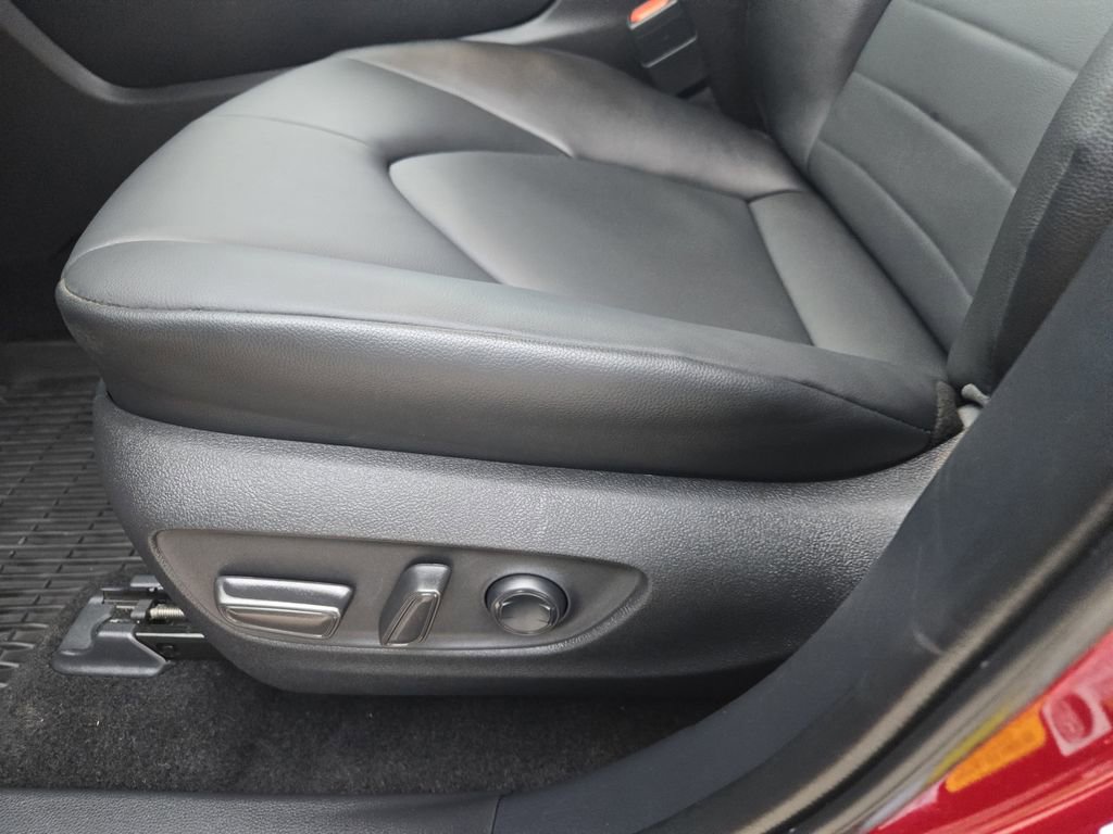 Used 2025 Toyota Highlander XLE AWD/4WD image 26