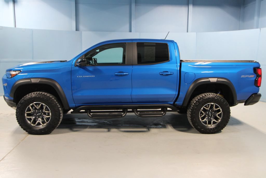 Used 2023 Chevrolet Colorado ZR2 w/ ZR2 Convenience Package III AWD/4WD image 32