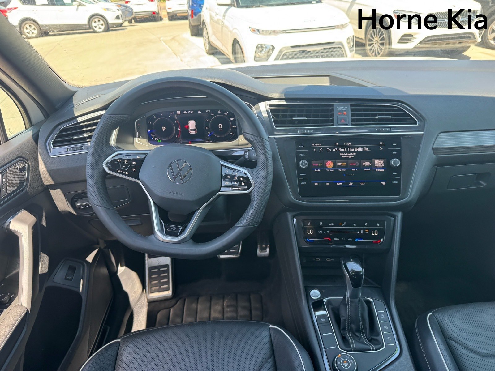 Used 2022 Volkswagen Tiguan SEL R-Line AWD/4WD image 15