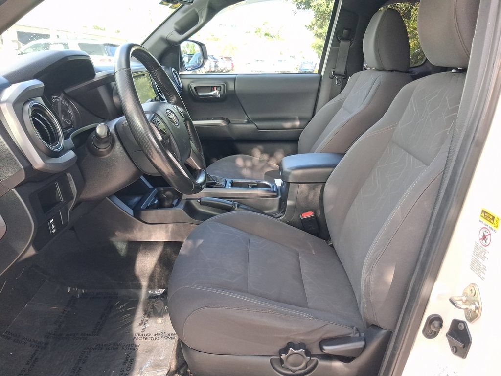Used 2016 Toyota Tacoma TRD Sport w/ Towing Package AWD/4WD image 12
