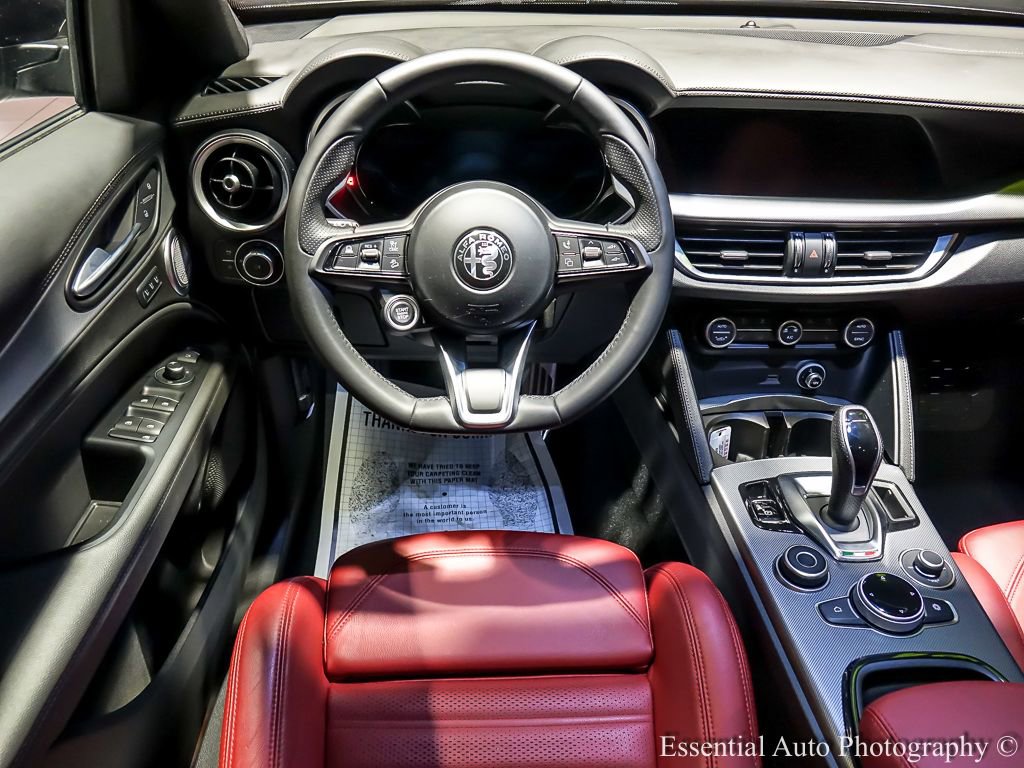 Used 2024 Alfa Romeo Stelvio Veloce AWD/4WD image 18