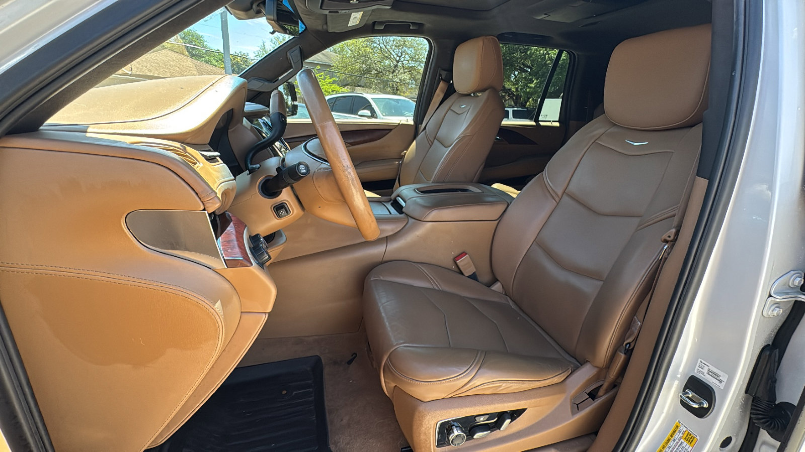 Used 2017 Cadillac Escalade Platinum image 14