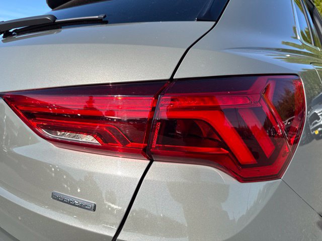 Used 2021 Audi Q3 2.0T Premium w/ Convenience Package AWD/4WD image 14