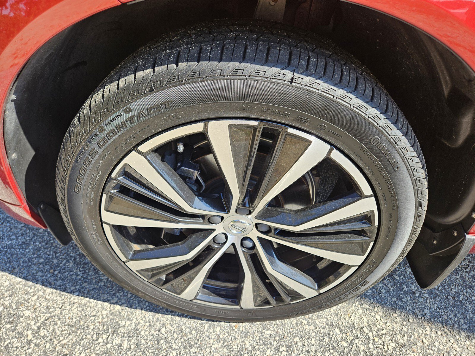 Used 2023 Volvo XC60 B5 Plus w/ Protection Package Premier AWD/4WD image 7