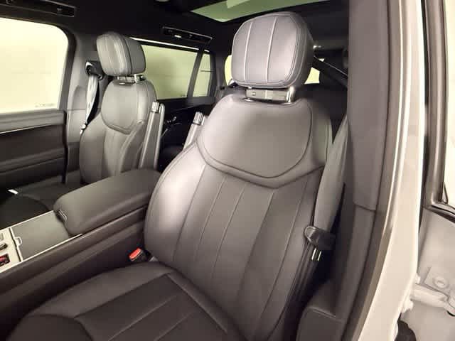 New 2027 Land Rover Range Rover Long Wheelbase SE AWD/4WD image 6