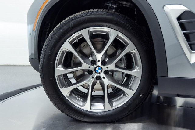 Certified 2026 BMW X5 xDrive40i w/ Premium Package AWD/4WD image 21