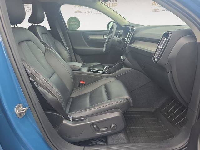 Certified 2023 Volvo XC40 B5 Plus w/ Protection Package image 15