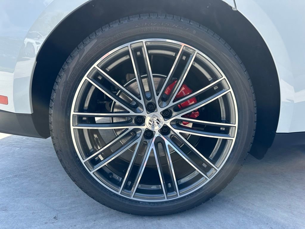 Certified 2025 Porsche Macan S image 39