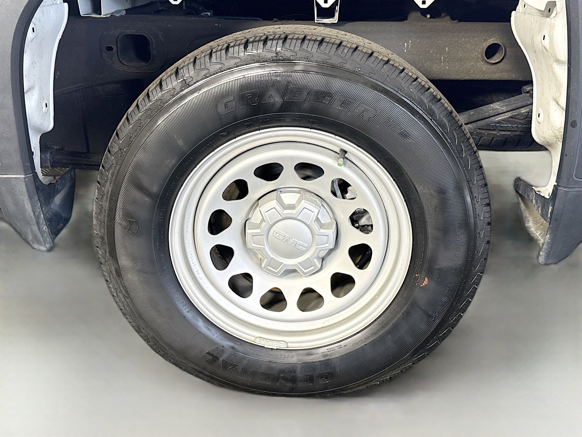 Used 2024 GMC Sierra 1500 Pro w/ Convenience Package image 32
