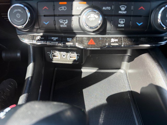 Used 2021 Dodge Durango SXT w/ 3rd Row Seating Group RWD image 36