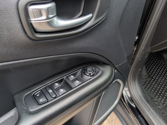 Used 2020 Jeep Compass Latitude image 16