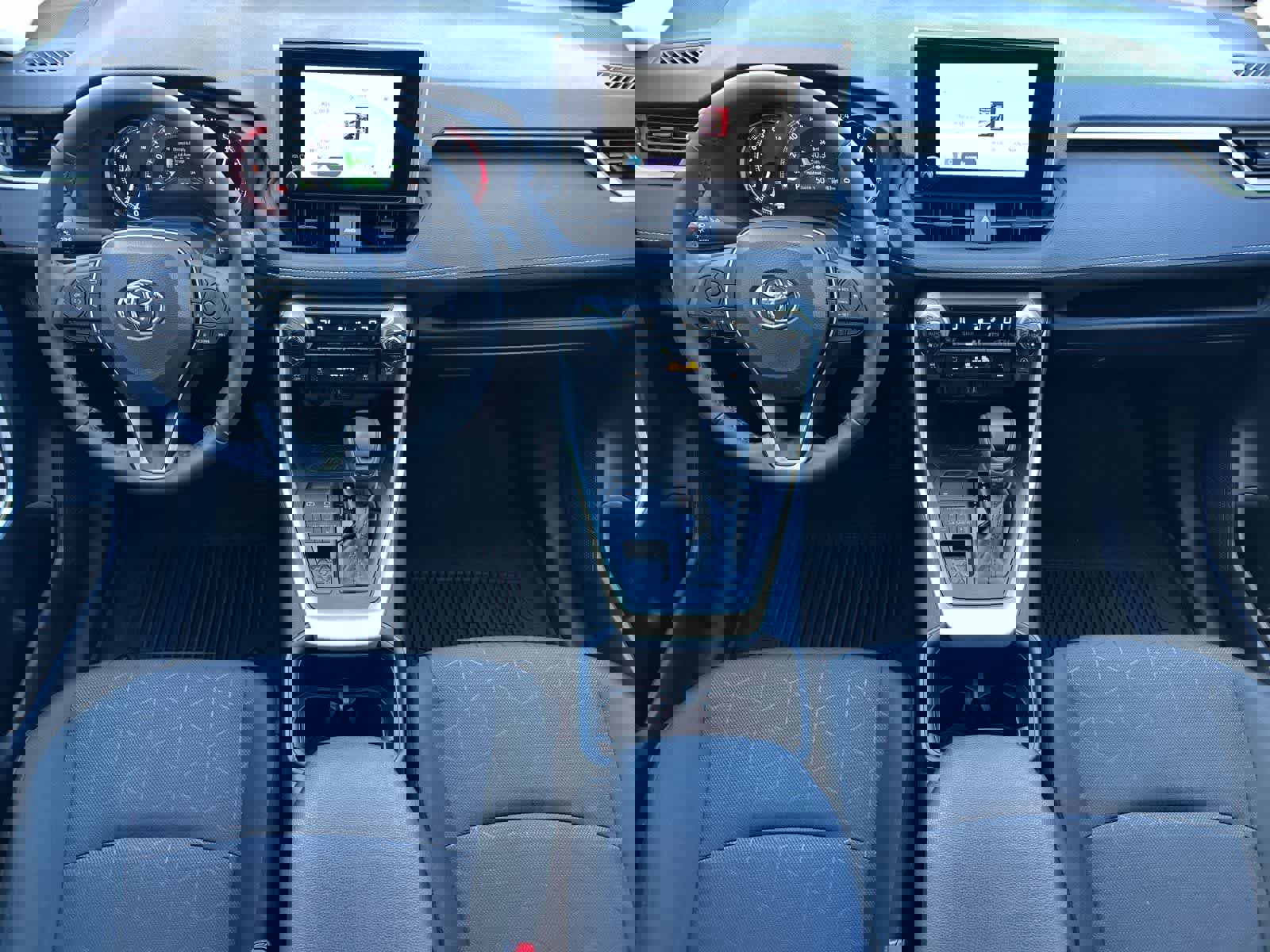 Used 2024 Toyota RAV4 XLE w/ Convenience Package image 3